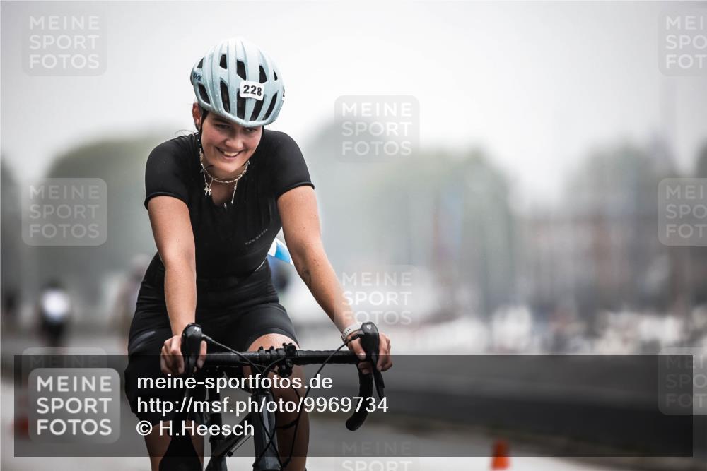 16.08.2026 - KN Förde Triathlon 2026 H.Heesch http://msf.ph/oto/9969734 16.08.2026 09:50:42 Radfahren 126, 148, 211, 217, 228 meine-sportfotos.de