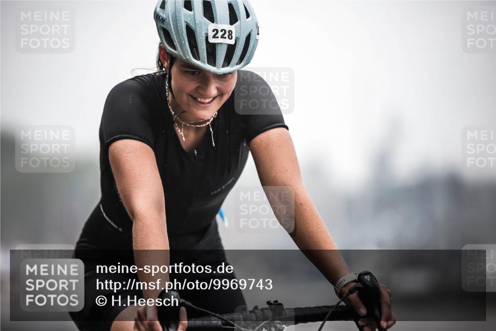 16.08.2026 - KN Förde Triathlon 2026 H.Heesch http://msf.ph/oto/9969743 16.08.2026 09:50:42 Radfahren 126, 148, 211, 217, 228 meine-sportfotos.de