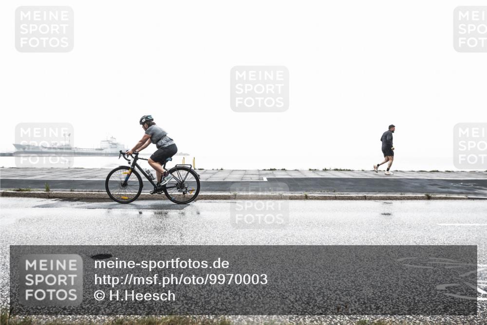 16.08.2026 - KN Förde Triathlon 2026 H.Heesch http://msf.ph/oto/9970003 16.08.2026 09:51:49 Radfahren 149, 227, 245 meine-sportfotos.de