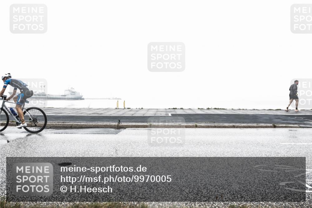 16.08.2026 - KN Förde Triathlon 2026 H.Heesch http://msf.ph/oto/9970005 16.08.2026 09:51:50 Radfahren 227, 245 meine-sportfotos.de