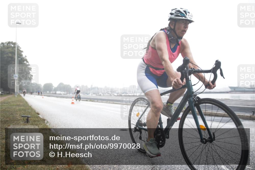 16.08.2026 - KN Förde Triathlon 2026 H.Heesch http://msf.ph/oto/9970028 16.08.2026 09:46:47 Radfahren 187, 215, 236, 247, 262, 265 meine-sportfotos.de