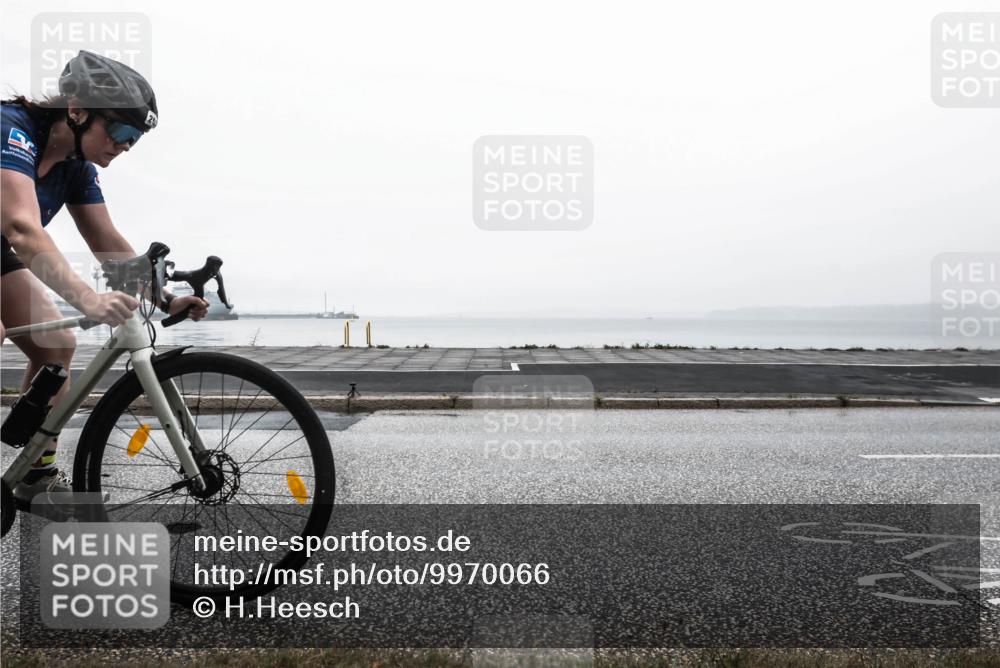 16.08.2026 - KN Förde Triathlon 2026 H.Heesch http://msf.ph/oto/9970066 16.08.2026 09:52:45 Radfahren 129, 242, 253 meine-sportfotos.de