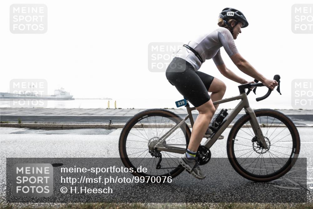 16.08.2026 - KN Förde Triathlon 2026 H.Heesch http://msf.ph/oto/9970076 16.08.2026 09:53:03 Radfahren 108, 139, 194, 239, 260 meine-sportfotos.de