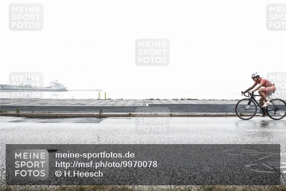 16.08.2026 - KN Förde Triathlon 2026 H.Heesch http://msf.ph/oto/9970078 16.08.2026 09:53:03 Radfahren 108, 139, 194, 239, 260 meine-sportfotos.de