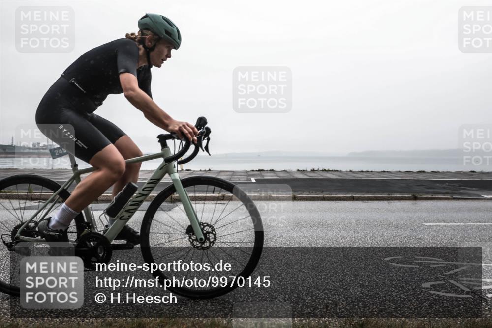 16.08.2026 - KN Förde Triathlon 2026 H.Heesch http://msf.ph/oto/9970145 16.08.2026 09:54:13 Radfahren 143, 177, 203, 222, 245 meine-sportfotos.de