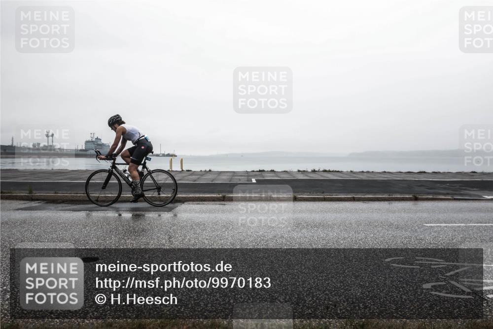16.08.2026 - KN Förde Triathlon 2026 H.Heesch http://msf.ph/oto/9970183 16.08.2026 09:54:44 Radfahren 128, 132 meine-sportfotos.de