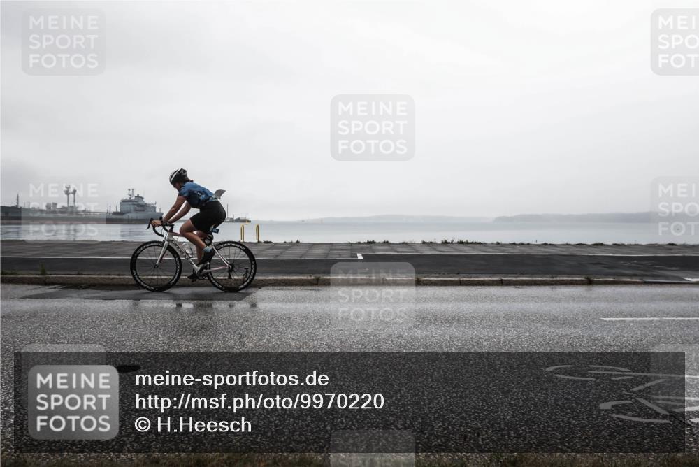 16.08.2026 - KN Förde Triathlon 2026 H.Heesch http://msf.ph/oto/9970220 16.08.2026 09:55:40 Radfahren 258, 262 meine-sportfotos.de