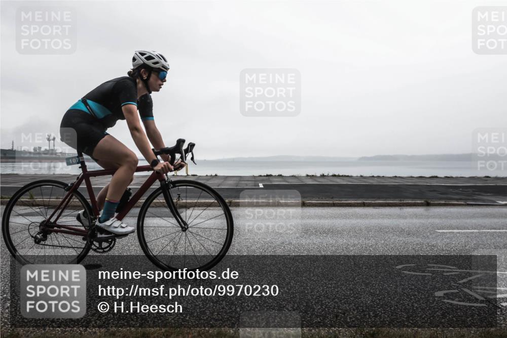 16.08.2026 - KN Förde Triathlon 2026 H.Heesch http://msf.ph/oto/9970230 16.08.2026 09:56:11 Radfahren 195, 197, 202, 229, 254, 805 meine-sportfotos.de