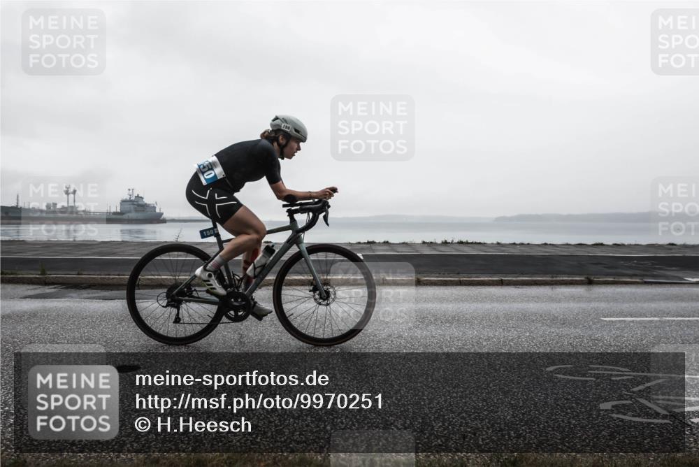 16.08.2026 - KN Förde Triathlon 2026 H.Heesch http://msf.ph/oto/9970251 16.08.2026 09:56:55 Radfahren 145, 153, 222 meine-sportfotos.de