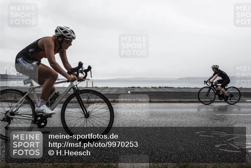 16.08.2026 - KN Förde Triathlon 2026 H.Heesch http://msf.ph/oto/9970253 16.08.2026 09:56:57 Radfahren 145, 213, 222 meine-sportfotos.de