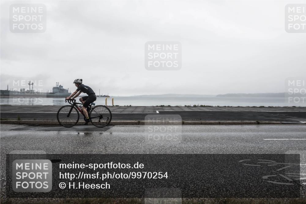 16.08.2026 - KN Förde Triathlon 2026 H.Heesch http://msf.ph/oto/9970254 16.08.2026 09:56:57 Radfahren 145, 213, 222 meine-sportfotos.de