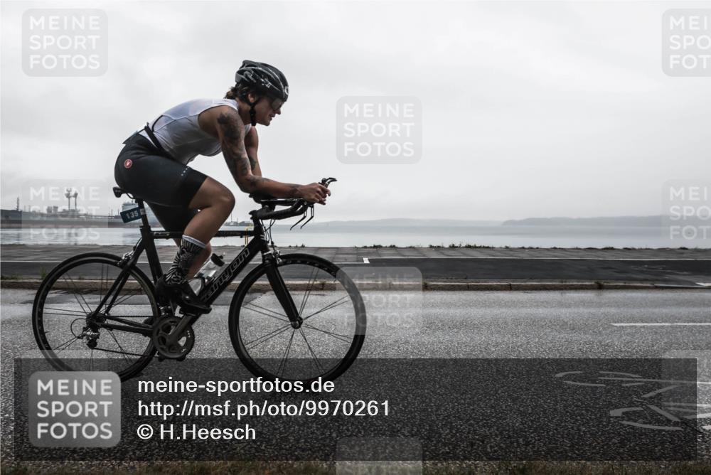 16.08.2026 - KN Förde Triathlon 2026 H.Heesch http://msf.ph/oto/9970261 16.08.2026 09:57:21 Radfahren 124, 182 meine-sportfotos.de