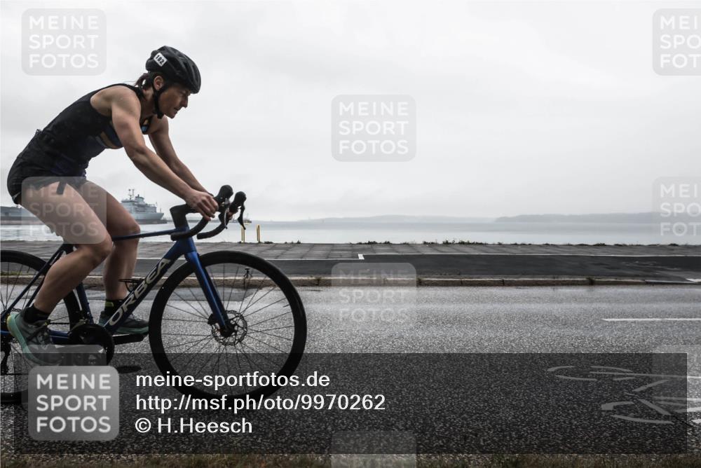 16.08.2026 - KN Förde Triathlon 2026 H.Heesch http://msf.ph/oto/9970262 16.08.2026 09:57:24 Radfahren 124, 182 meine-sportfotos.de