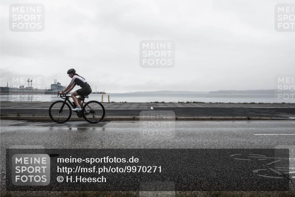 16.08.2026 - KN Förde Triathlon 2026 H.Heesch http://msf.ph/oto/9970271 16.08.2026 09:57:42 Radfahren 164, 166 meine-sportfotos.de
