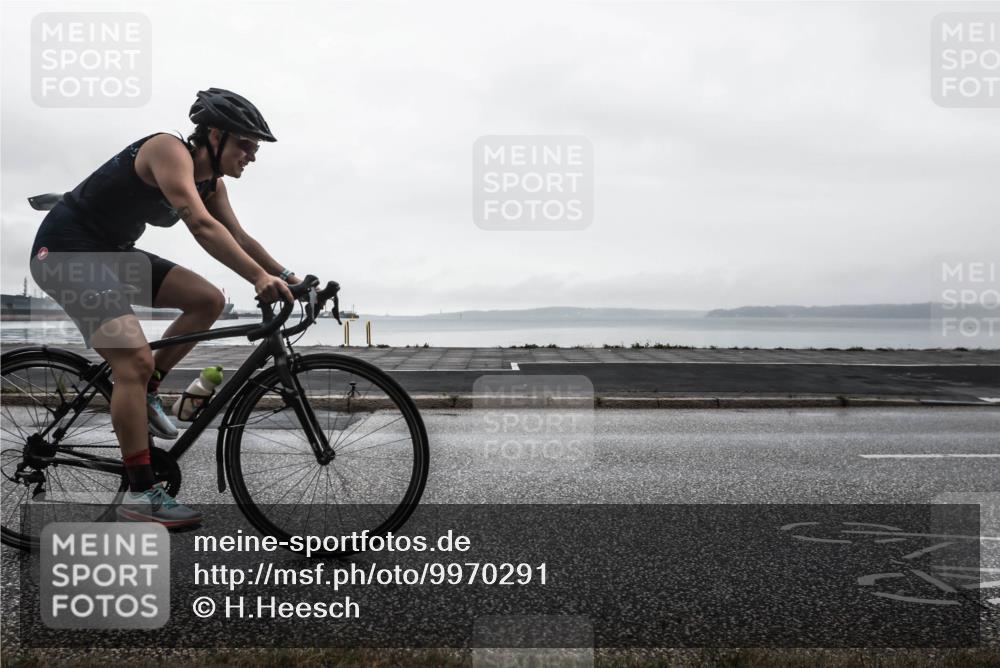 16.08.2026 - KN Förde Triathlon 2026 H.Heesch http://msf.ph/oto/9970291 16.08.2026 09:58:39 Radfahren 255, 258 meine-sportfotos.de
