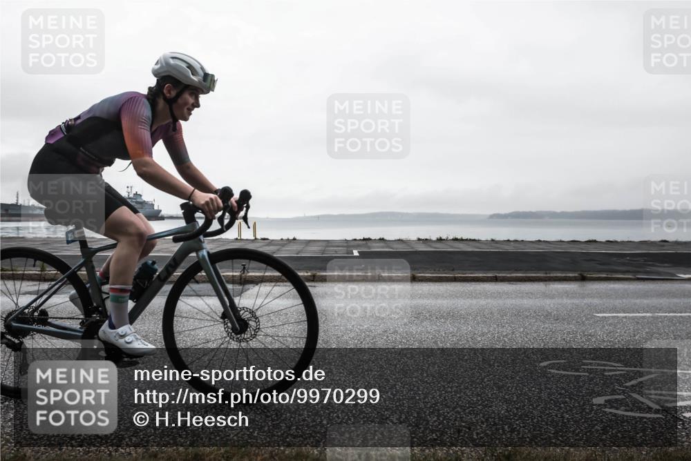 16.08.2026 - KN Förde Triathlon 2026 H.Heesch http://msf.ph/oto/9970299 16.08.2026 09:59:00 Radfahren 138, 156, 174, 254 meine-sportfotos.de