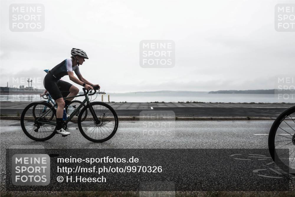 16.08.2026 - KN Förde Triathlon 2026 H.Heesch http://msf.ph/oto/9970326 16.08.2026 10:00:13 Radfahren 123, 215 meine-sportfotos.de