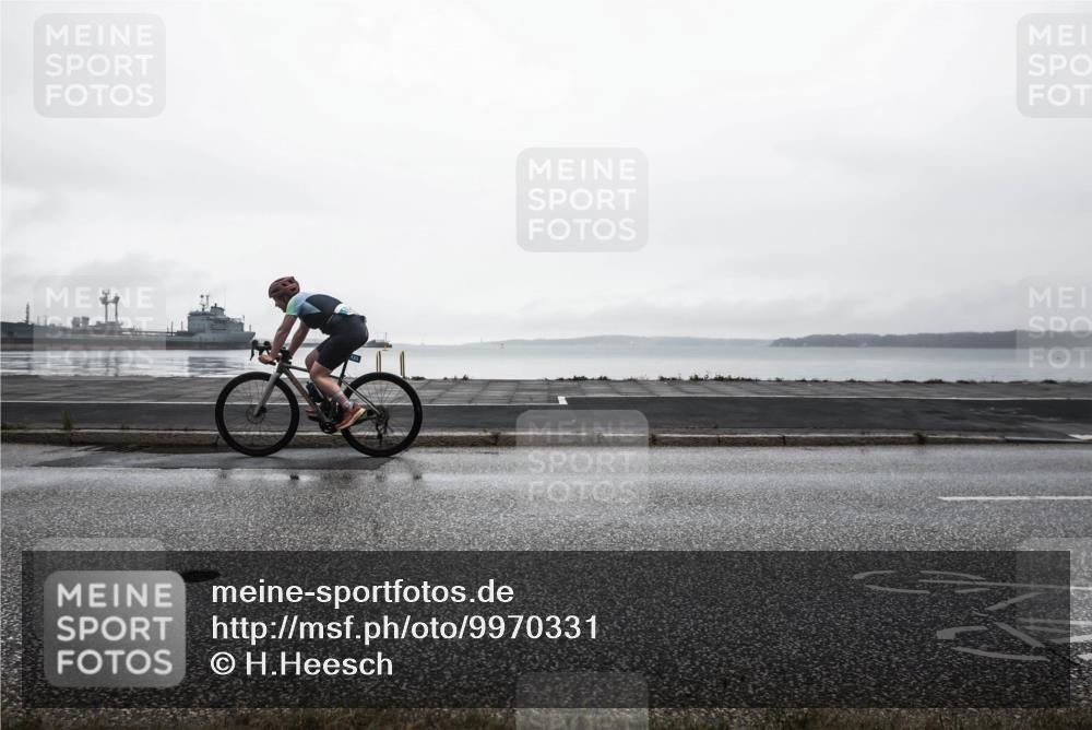 16.08.2026 - KN Förde Triathlon 2026 H.Heesch http://msf.ph/oto/9970331 16.08.2026 10:00:21 Radfahren 215, 267 meine-sportfotos.de