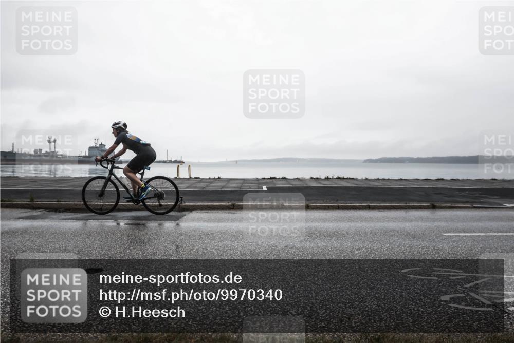 16.08.2026 - KN Förde Triathlon 2026 H.Heesch http://msf.ph/oto/9970340 16.08.2026 10:00:47 Radfahren 200, 246, 248 meine-sportfotos.de