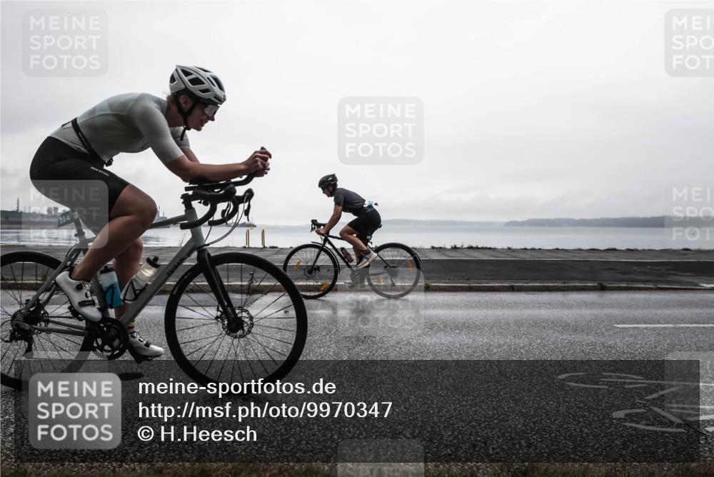 16.08.2026 - KN Förde Triathlon 2026 H.Heesch http://msf.ph/oto/9970347 16.08.2026 10:01:11 Radfahren 190, 224, 227 meine-sportfotos.de