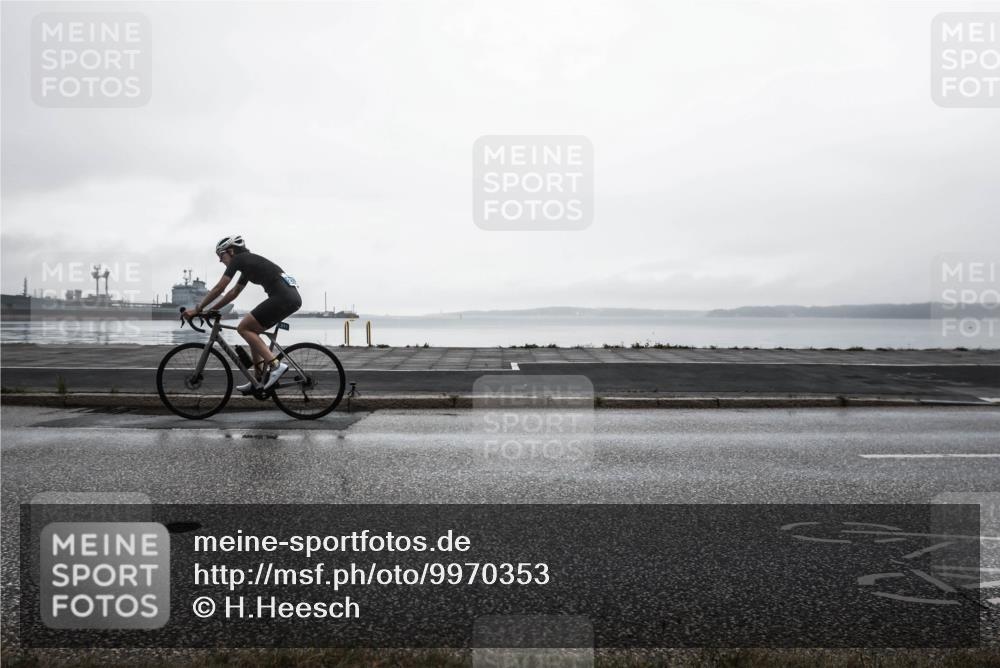 16.08.2026 - KN Förde Triathlon 2026 H.Heesch http://msf.ph/oto/9970353 16.08.2026 10:01:30 Radfahren 163, 194, 217 meine-sportfotos.de