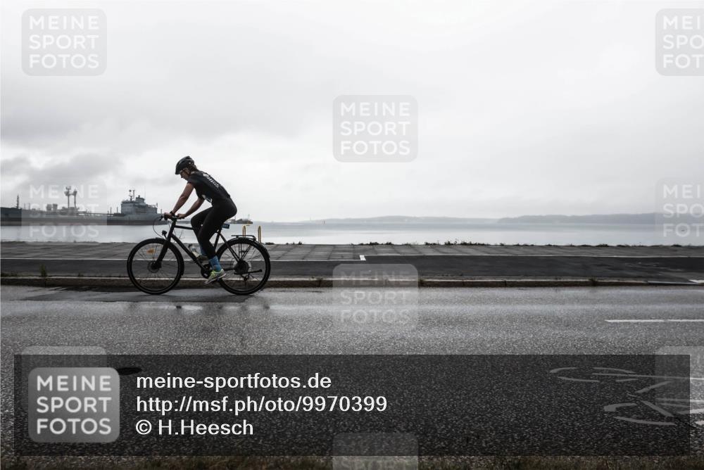 16.08.2026 - KN Förde Triathlon 2026 H.Heesch http://msf.ph/oto/9970399 16.08.2026 10:03:44 Radfahren 199, 203, 235 meine-sportfotos.de