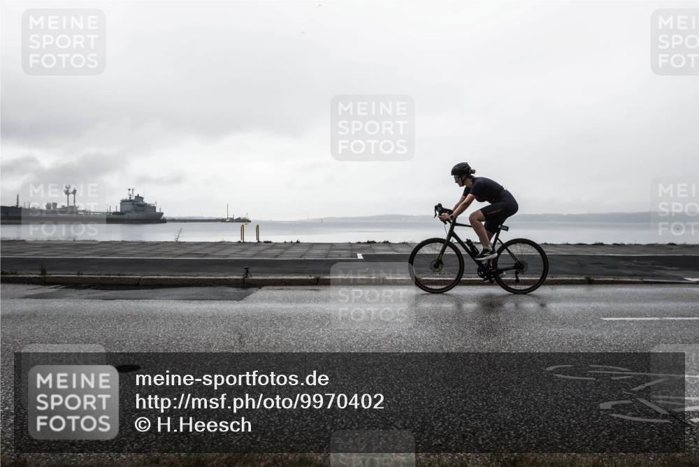 16.08.2026 - KN Förde Triathlon 2026 H.Heesch http://msf.ph/oto/9970402 16.08.2026 10:03:50 Radfahren 203, 235 meine-sportfotos.de