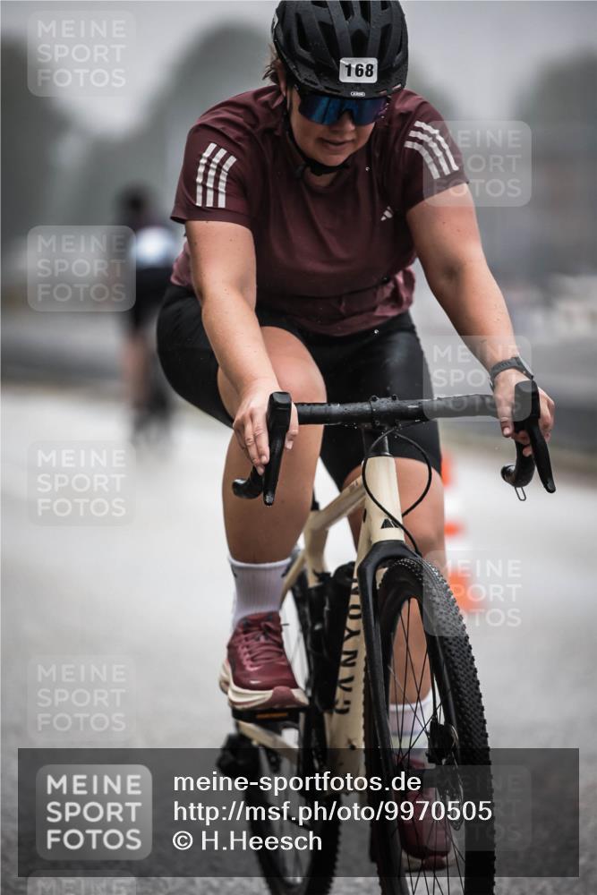 16.08.2026 - KN Förde Triathlon 2026 H.Heesch http://msf.ph/oto/9970505 16.08.2026 09:51:26 Radfahren 168, 177 meine-sportfotos.de