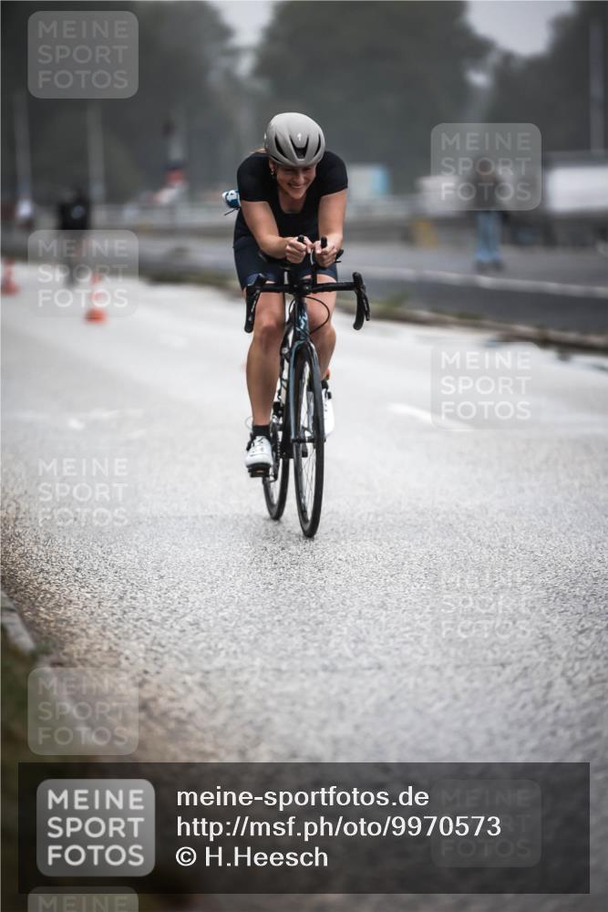 16.08.2026 - KN Förde Triathlon 2026 H.Heesch http://msf.ph/oto/9970573 16.08.2026 09:54:35 Radfahren 135, 232, 264 meine-sportfotos.de