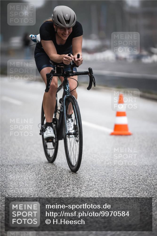 16.08.2026 - KN Förde Triathlon 2026 H.Heesch http://msf.ph/oto/9970584 16.08.2026 09:54:36 Radfahren 135, 232, 264 meine-sportfotos.de