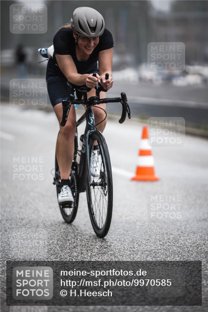 16.08.2026 - KN Förde Triathlon 2026 H.Heesch http://msf.ph/oto/9970585 16.08.2026 09:54:36 Radfahren 135, 232, 264 meine-sportfotos.de