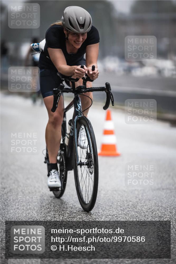 16.08.2026 - KN Förde Triathlon 2026 H.Heesch http://msf.ph/oto/9970586 16.08.2026 09:54:36 Radfahren 135, 232, 264 meine-sportfotos.de