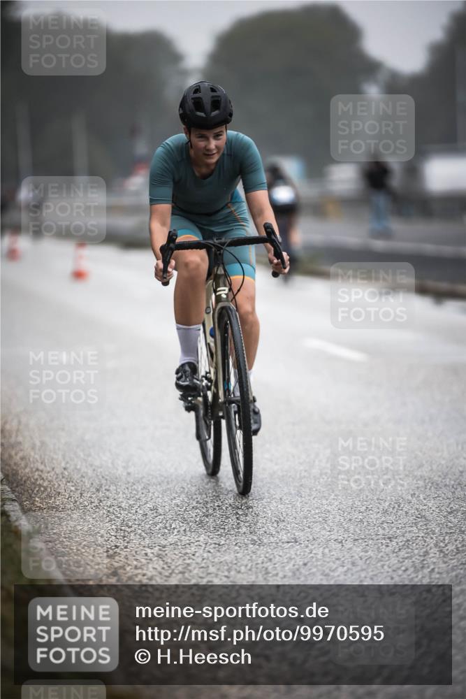 16.08.2026 - KN Förde Triathlon 2026 H.Heesch http://msf.ph/oto/9970595 16.08.2026 09:54:38 Radfahren 135, 232 meine-sportfotos.de