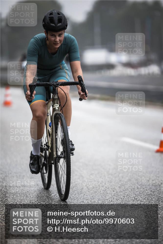 16.08.2026 - KN Förde Triathlon 2026 H.Heesch http://msf.ph/oto/9970603 16.08.2026 09:54:38 Radfahren 135, 232 meine-sportfotos.de