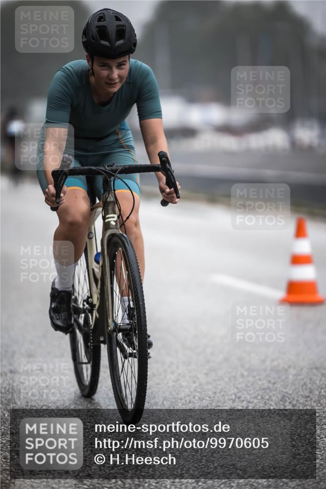 16.08.2026 - KN Förde Triathlon 2026 H.Heesch http://msf.ph/oto/9970605 16.08.2026 09:54:38 Radfahren 135, 232 meine-sportfotos.de