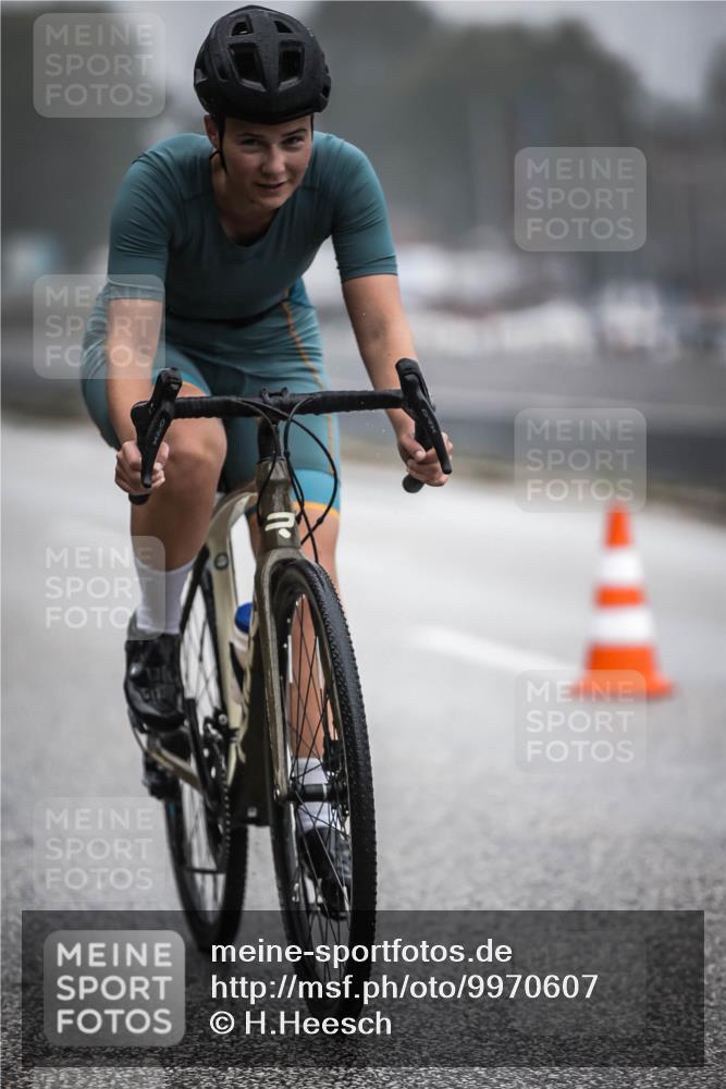 16.08.2026 - KN Förde Triathlon 2026 H.Heesch http://msf.ph/oto/9970607 16.08.2026 09:54:38 Radfahren 135, 232 meine-sportfotos.de