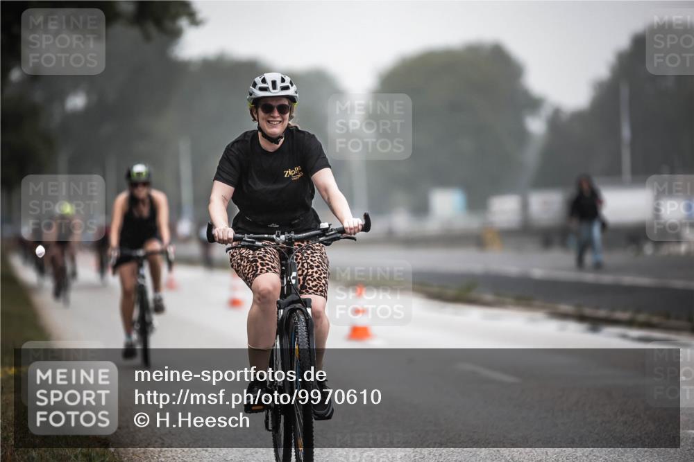 16.08.2026 - KN Förde Triathlon 2026 H.Heesch http://msf.ph/oto/9970610 16.08.2026 09:54:45 Radfahren 128, 132 meine-sportfotos.de