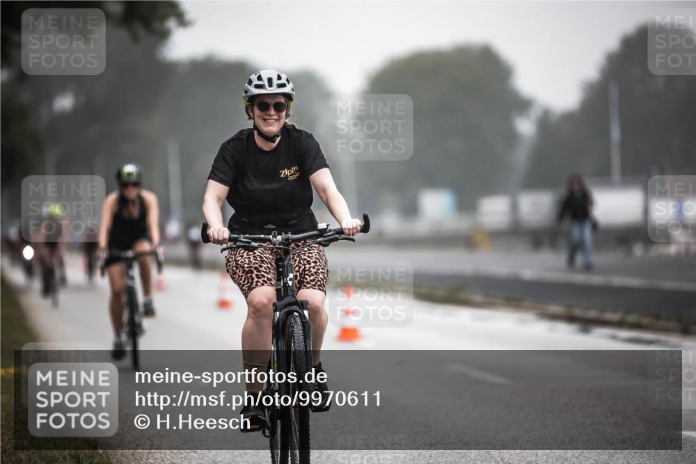 16.08.2026 - KN Förde Triathlon 2026 H.Heesch http://msf.ph/oto/9970611 16.08.2026 09:54:45 Radfahren 128, 132 meine-sportfotos.de