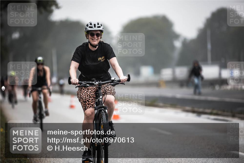 16.08.2026 - KN Förde Triathlon 2026 H.Heesch http://msf.ph/oto/9970613 16.08.2026 09:54:45 Radfahren 128, 132 meine-sportfotos.de
