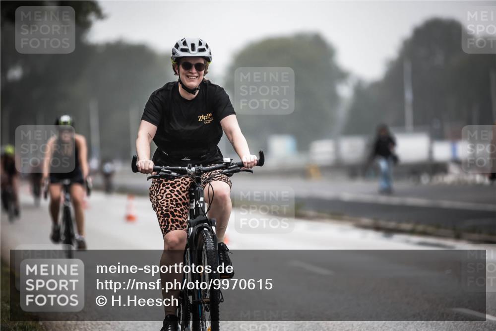 16.08.2026 - KN Förde Triathlon 2026 H.Heesch http://msf.ph/oto/9970615 16.08.2026 09:54:46 Radfahren 128, 132 meine-sportfotos.de