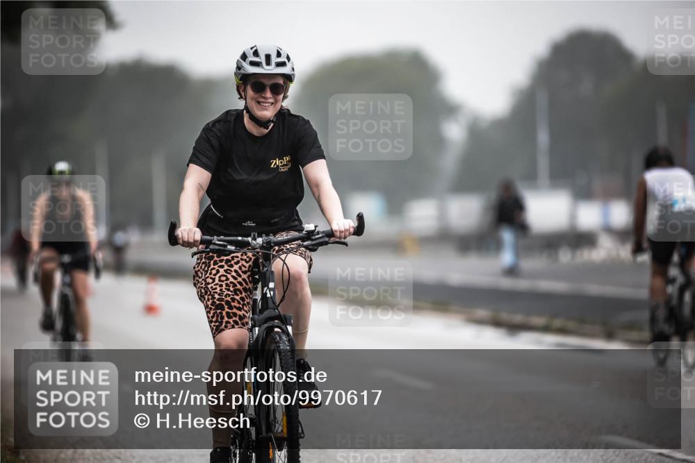 16.08.2026 - KN Förde Triathlon 2026 H.Heesch http://msf.ph/oto/9970617 16.08.2026 09:54:46 Radfahren 128, 132 meine-sportfotos.de