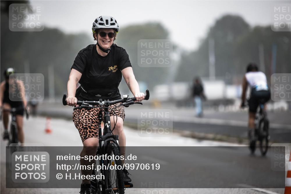 16.08.2026 - KN Förde Triathlon 2026 H.Heesch http://msf.ph/oto/9970619 16.08.2026 09:54:46 Radfahren 128, 132 meine-sportfotos.de