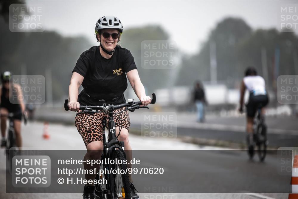 16.08.2026 - KN Förde Triathlon 2026 H.Heesch http://msf.ph/oto/9970620 16.08.2026 09:54:46 Radfahren 128, 132 meine-sportfotos.de