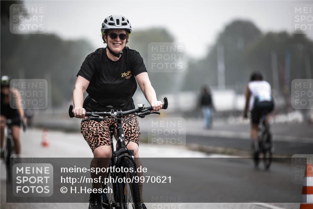 16.08.2026 - KN Förde Triathlon 2026 H.Heesch http://msf.ph/oto/9970621 16.08.2026 09:54:46 Radfahren 128, 132 meine-sportfotos.de