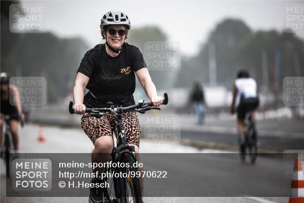 16.08.2026 - KN Förde Triathlon 2026 H.Heesch http://msf.ph/oto/9970622 16.08.2026 09:54:46 Radfahren 128, 132 meine-sportfotos.de
