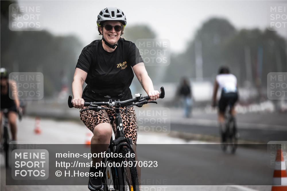 16.08.2026 - KN Förde Triathlon 2026 H.Heesch http://msf.ph/oto/9970623 16.08.2026 09:54:46 Radfahren 128, 132 meine-sportfotos.de