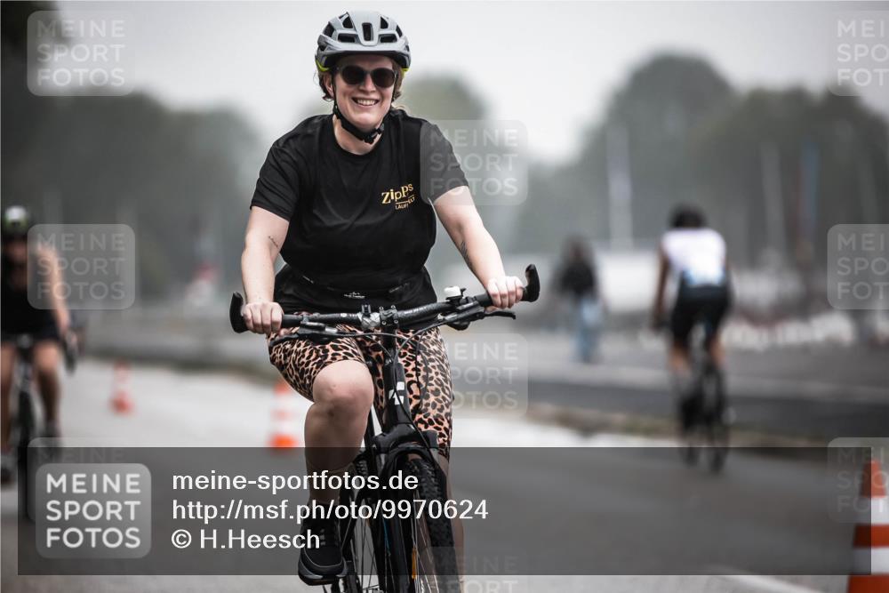 16.08.2026 - KN Förde Triathlon 2026 H.Heesch http://msf.ph/oto/9970624 16.08.2026 09:54:46 Radfahren 128, 132 meine-sportfotos.de