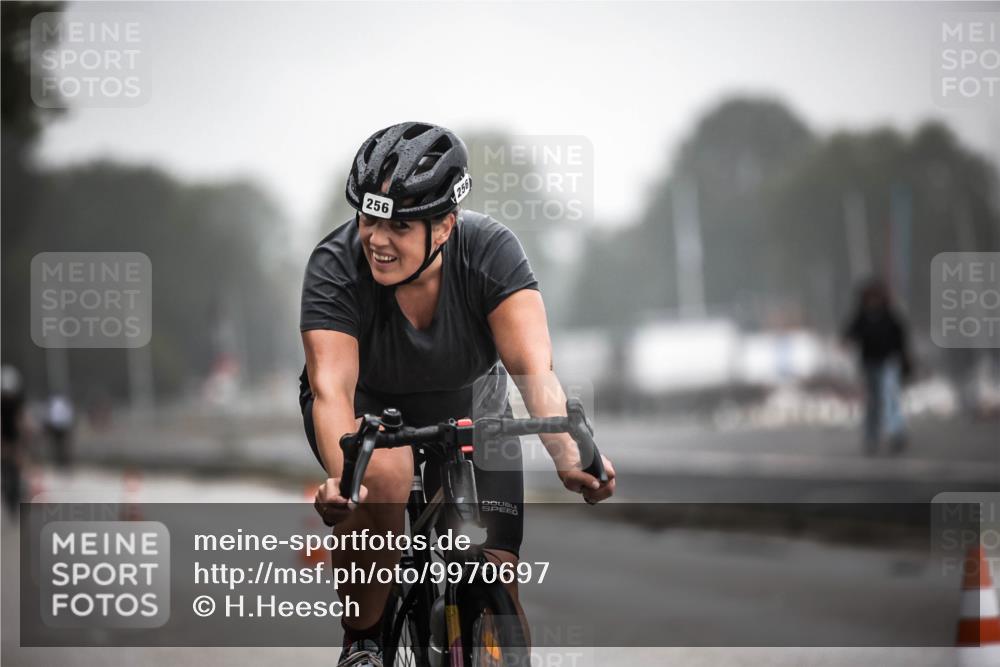 16.08.2026 - KN Förde Triathlon 2026 H.Heesch http://msf.ph/oto/9970697 16.08.2026 09:54:56 Radfahren 193, 199, 205, 247, 256 meine-sportfotos.de