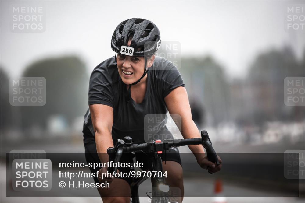 16.08.2026 - KN Förde Triathlon 2026 H.Heesch http://msf.ph/oto/9970704 16.08.2026 09:54:56 Radfahren 193, 199, 205, 247, 256 meine-sportfotos.de