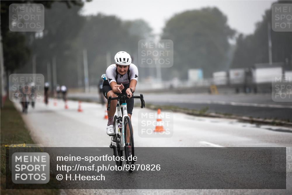 16.08.2026 - KN Förde Triathlon 2026 H.Heesch http://msf.ph/oto/9970826 16.08.2026 09:55:58 Radfahren 131, 216, 226 meine-sportfotos.de
